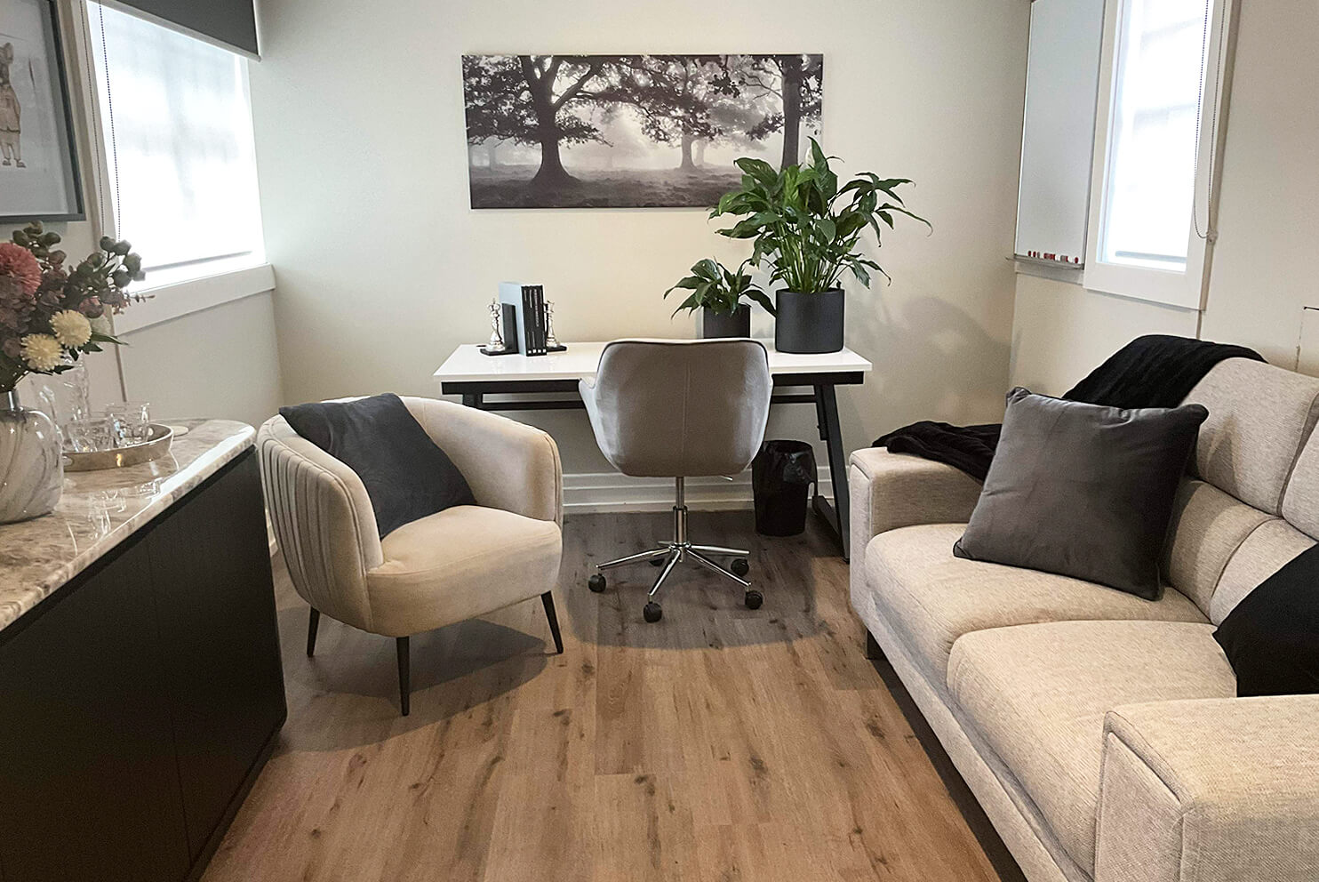 Kew Foot Clinic Room with Desk to Rent